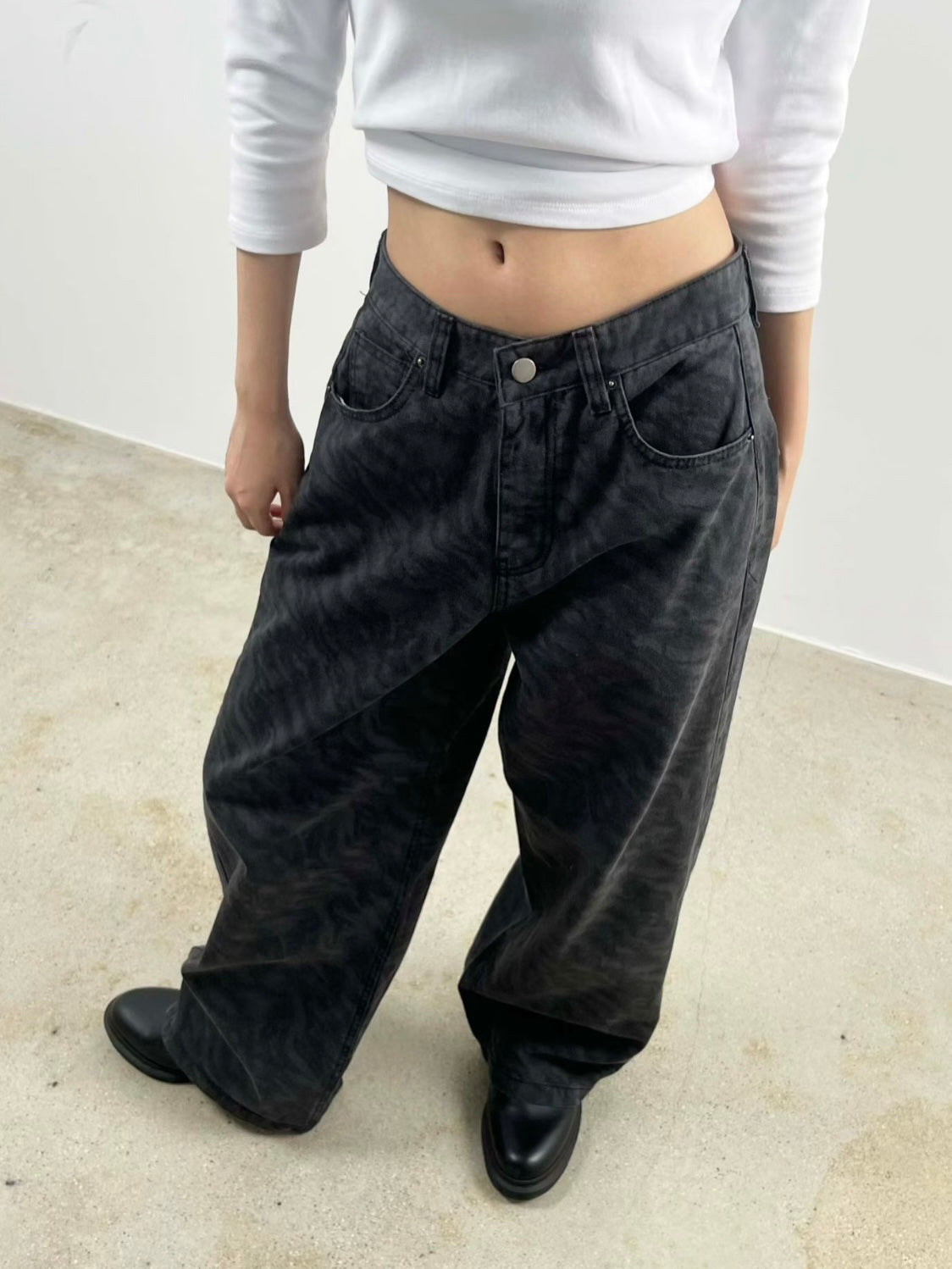 Flap Pocket Tiger Stripes Jeans