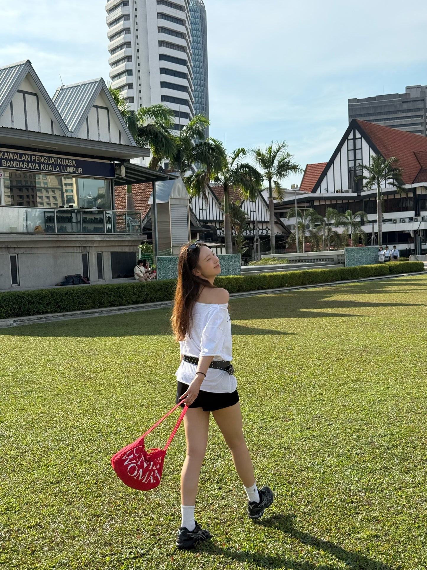 No.7 Off Shoulder Tee