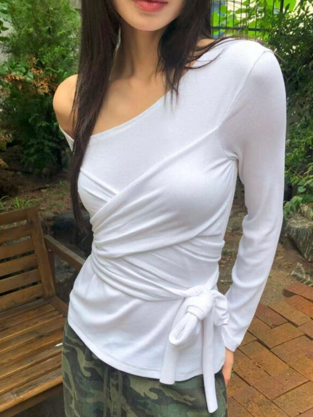 超親膚!Onni Off Shoulder Top