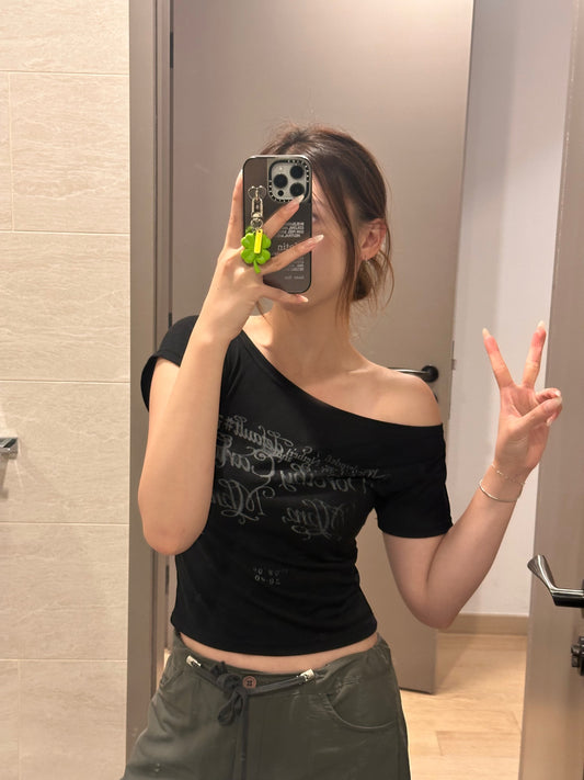 Off shoulder vintage tee