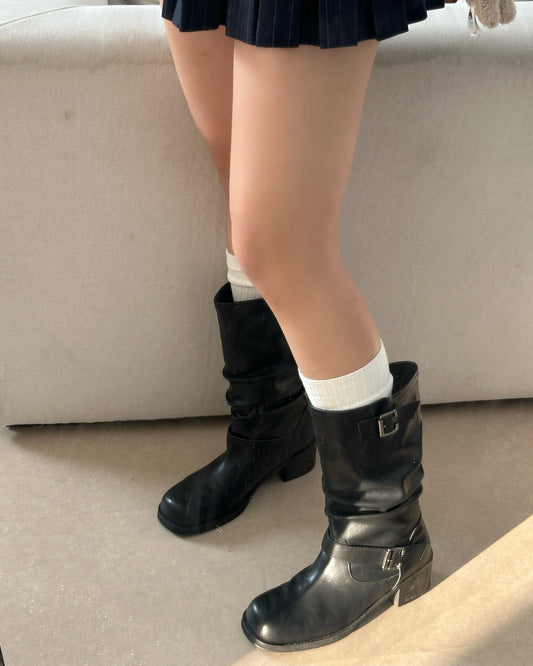 Pleated boots